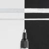 Sakura Pen-Touch lakkfilc, medium (2 mm) - silver