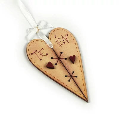 Fafigura, akasztható, lézerrel mintázott - Szív, TE + ÉN
