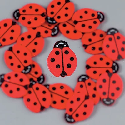 Mini fadísz csomagban - katica, 2,5 cm - 24 db