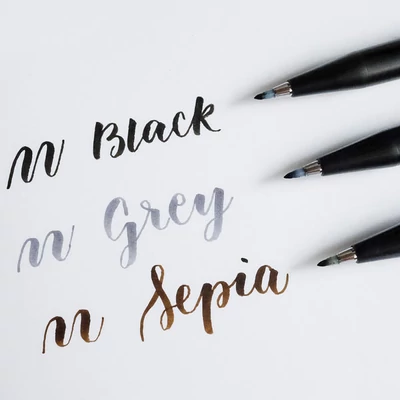 Pentel Brush Sign Pen Pigment ecsetfilc készlet, 3 db (szépia, szürke, fekete)