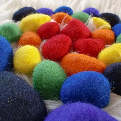 Nemezelő gyapjú 100 g különféle színekben