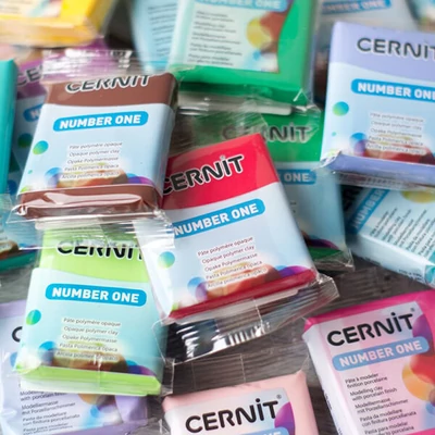 Cernit N1. süthető gyurma, 56 g - különféle színekben