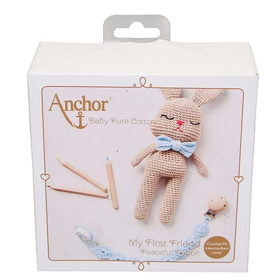 Horgolókészlet, Anchor Baby Pure Cotton Amigurumi figura - Békés nyuszi és cumiőr
