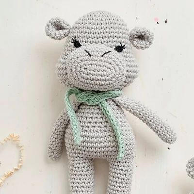 Horgolókészlet, Anchor Baby Pure Cotton Amigurumi figura - Bújós víziló és cumiőr