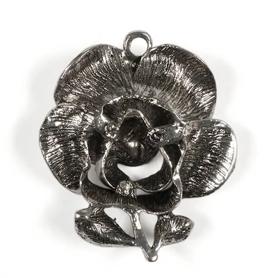 Charm fémdísz, 1 db - virág, köves