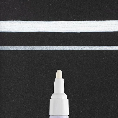 Sakura Pen-Touch lakkfilc, medium (2 mm) - white