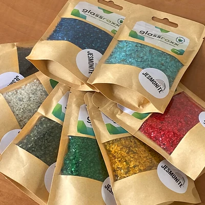 Jesmonite GlassRoxx üveggranulátum, 150 g - különféle színekben