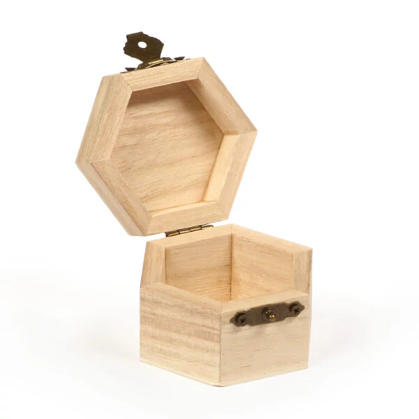 Fa mini doboz - hatszög, díszes, 7x5 cm