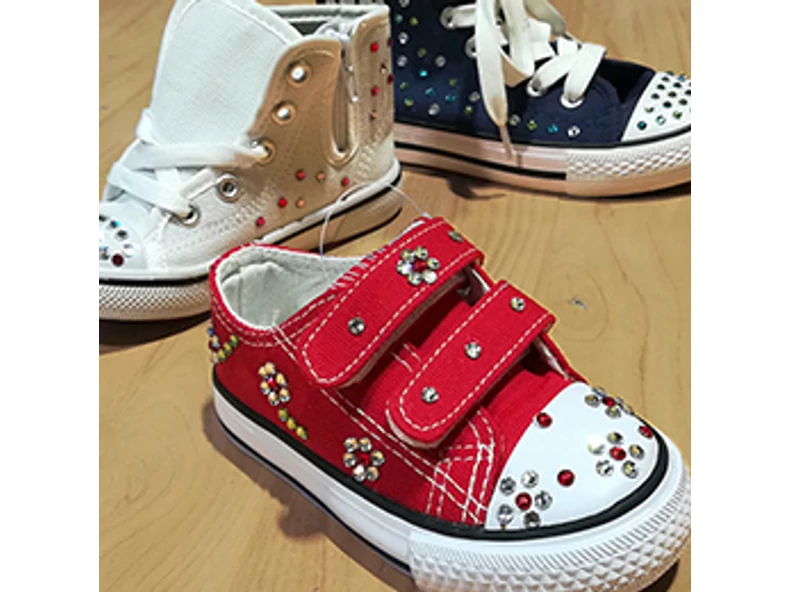 Swarovski kristály rögzítése ruhán, cipőn