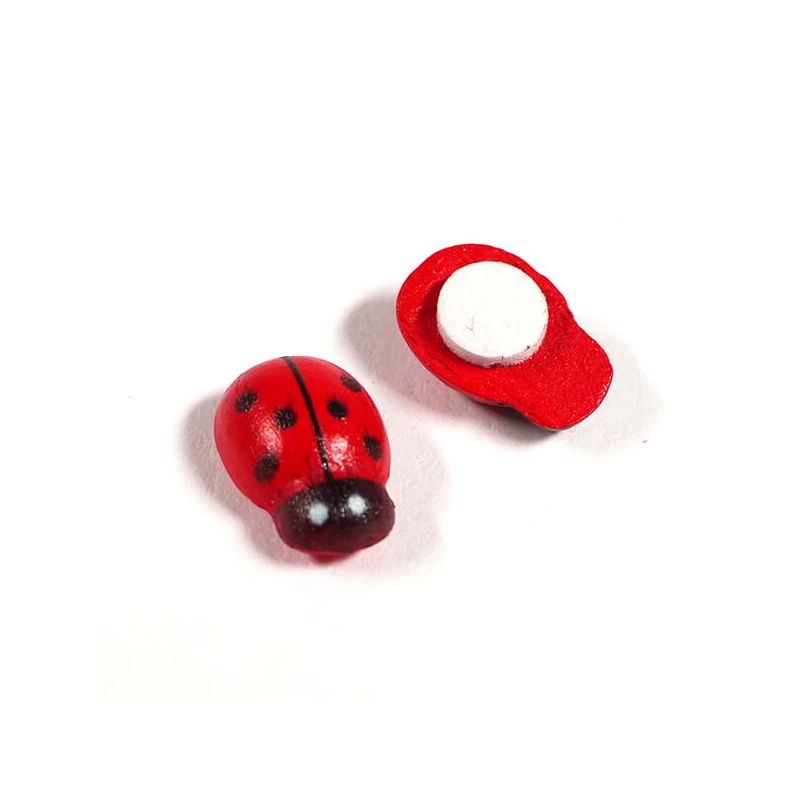 Színes fafigura, öntapadós - katica, 13x10 mm