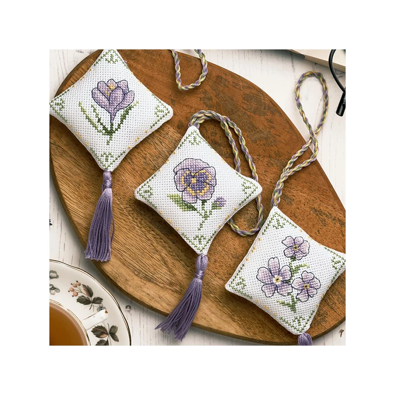 Keresztszemes hímzőkészlet, Anchor Spring Decorations - Tavaszi virágok, lila